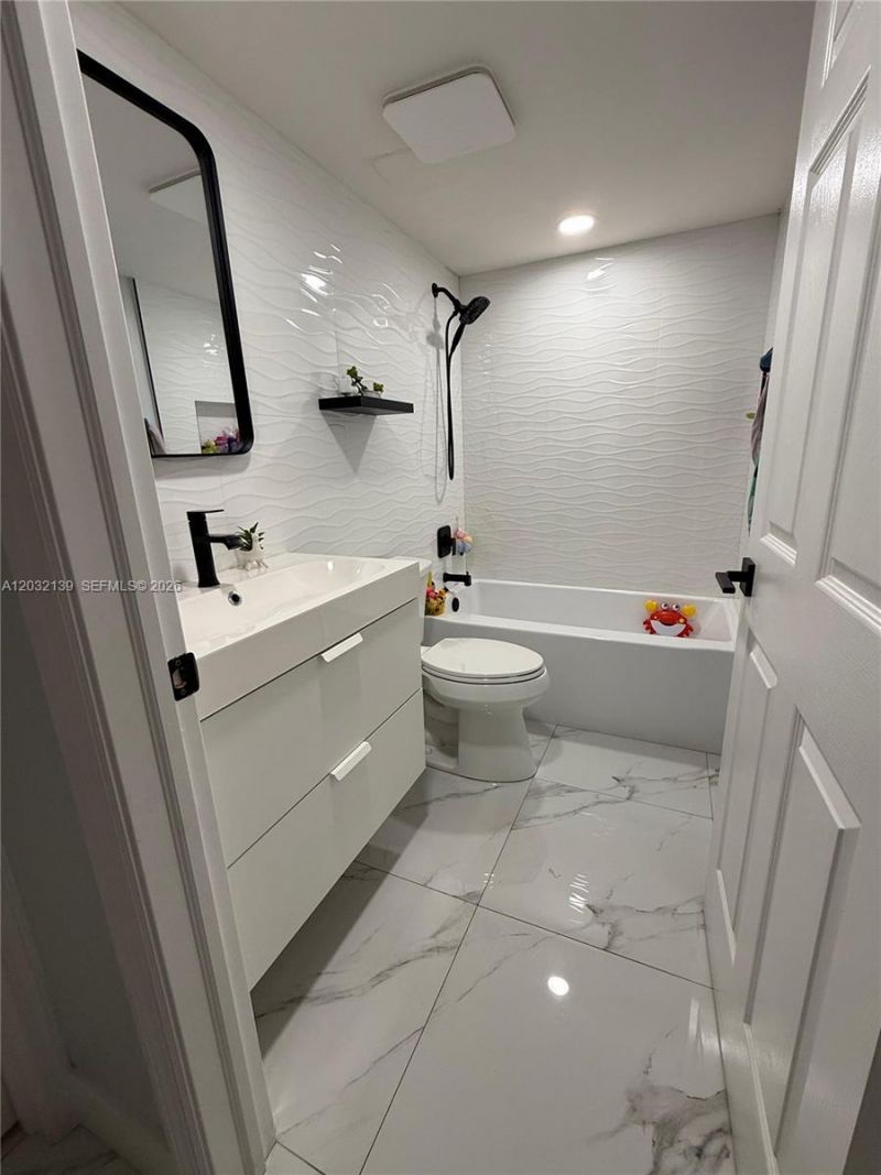 14930 SW 82nd Ter, Unit 16-405, Miami, FL 33193 Photo