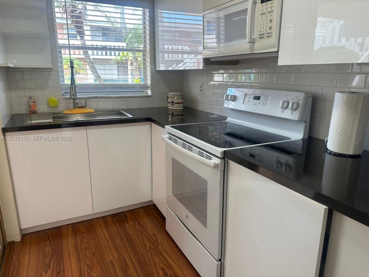 160 NE 8th Ave , Unit 25A, Hallandale Beach, FL 33009 Photo
