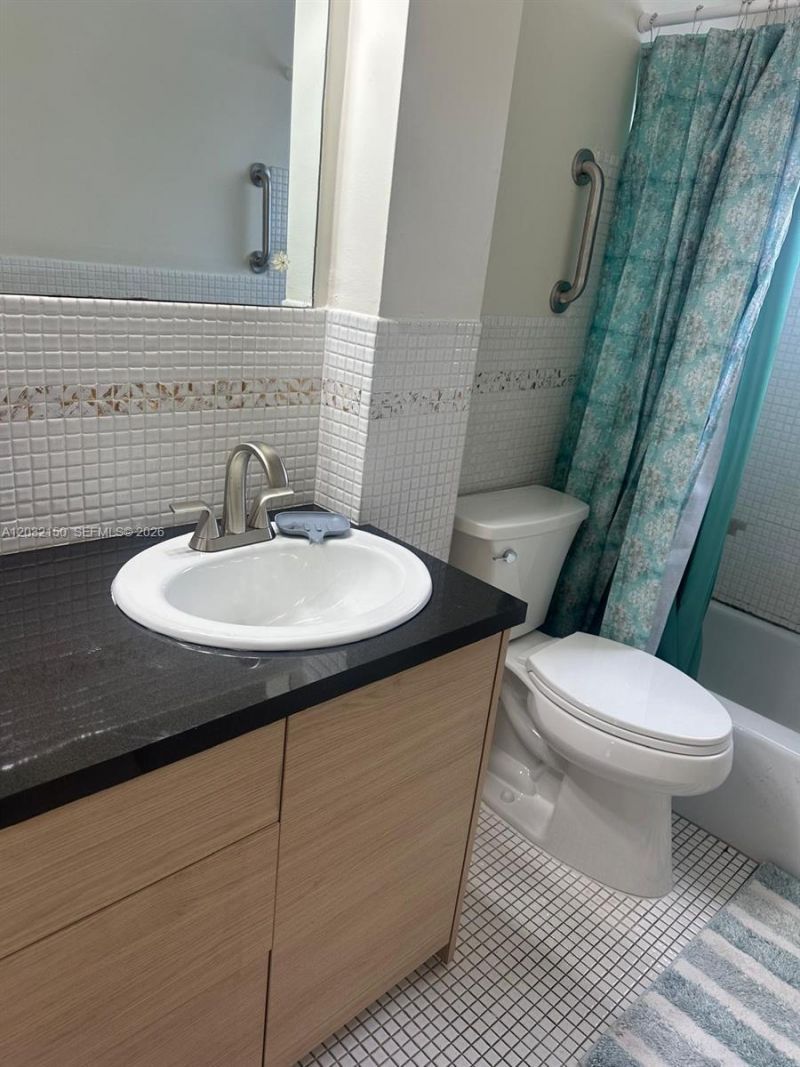 160 NE 8th Ave , Unit 25A, Hallandale Beach, FL 33009 Photo