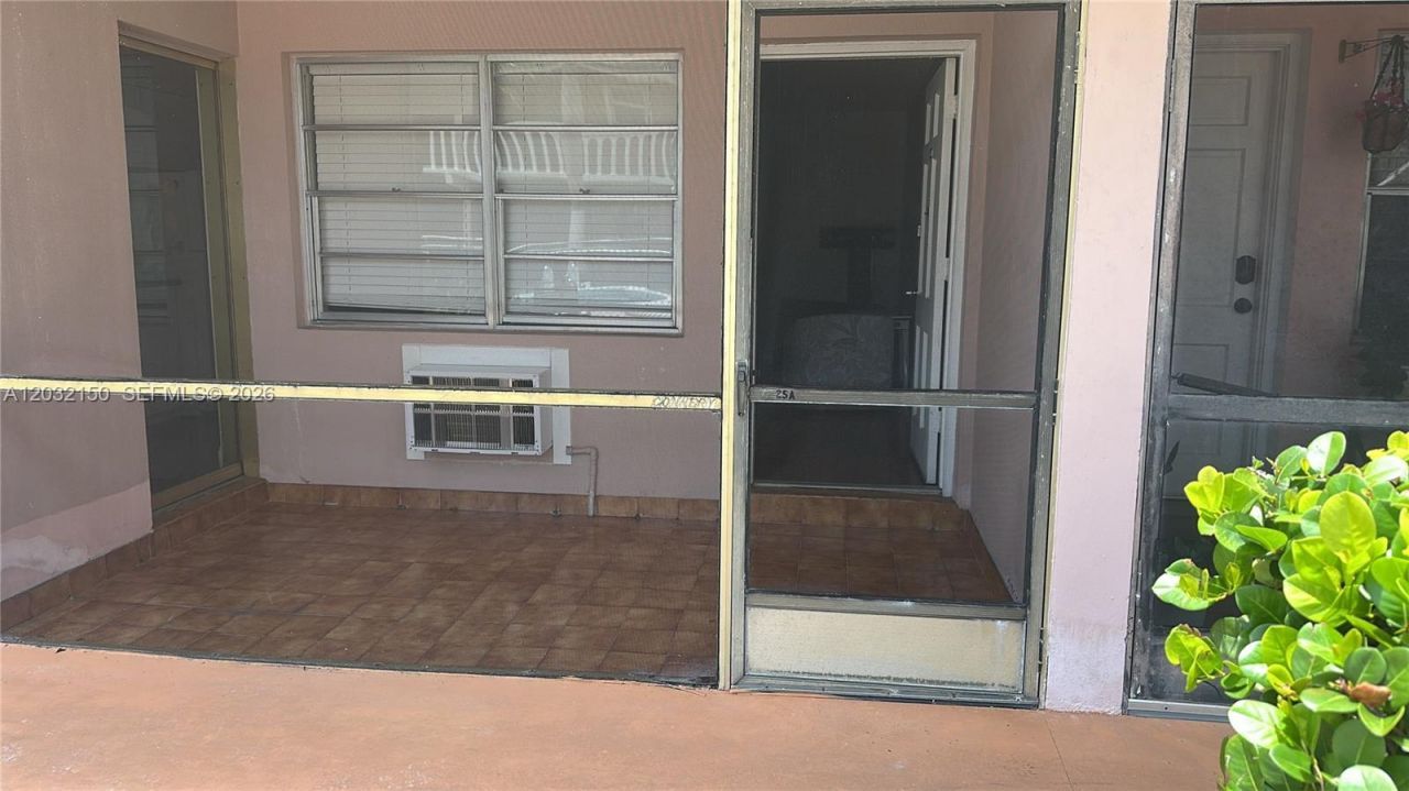 160 NE 8th Ave , Unit 25A, Hallandale Beach, FL 33009 Photo