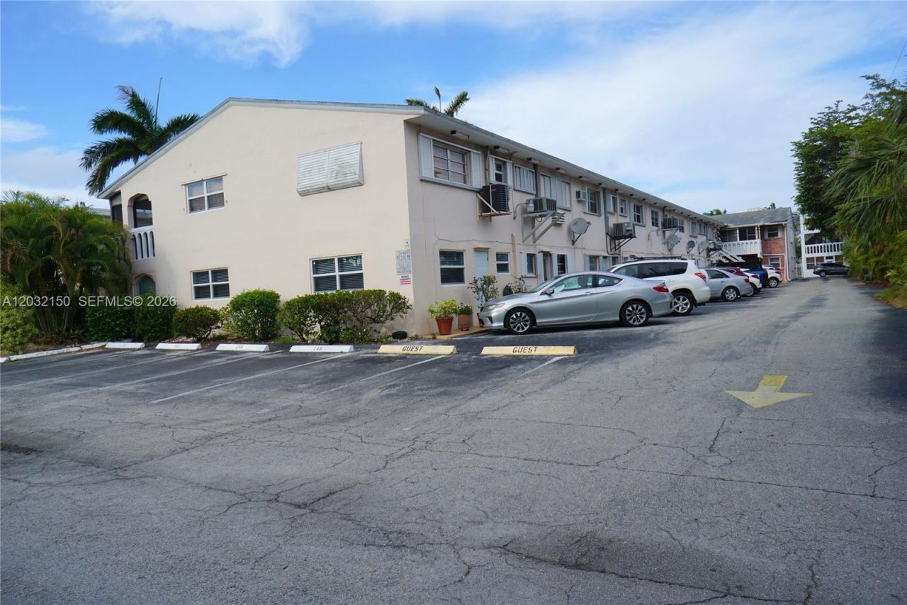 160 NE 8th Ave , Unit 25A, Hallandale Beach, FL 33009 Photo