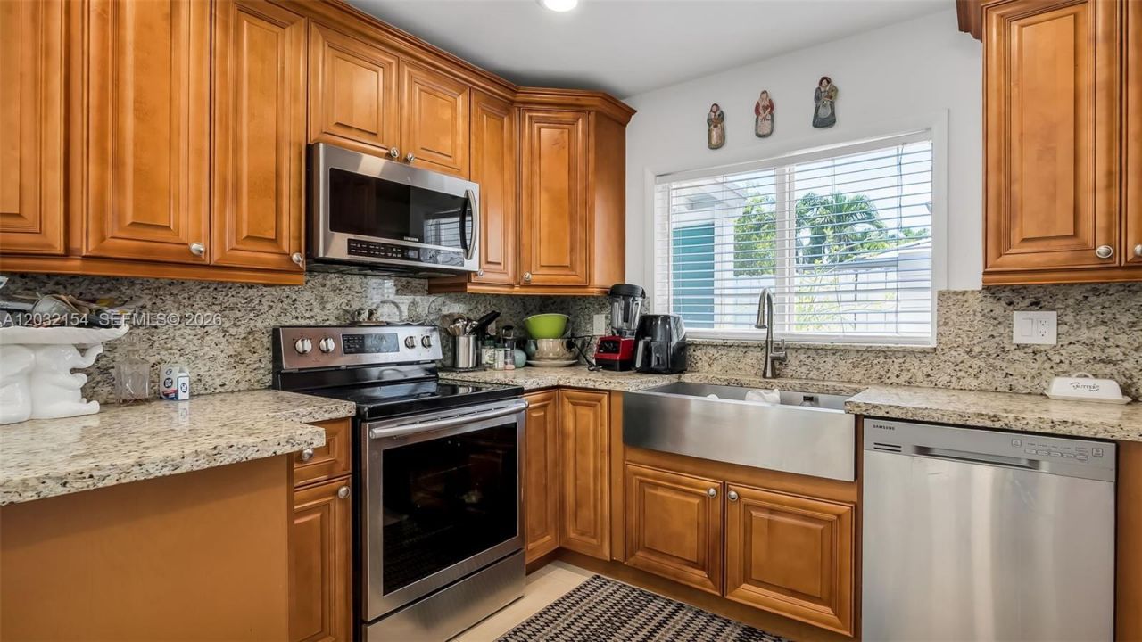 8532 SW 211th Ter , Cutler Bay, FL 33189 Photo
