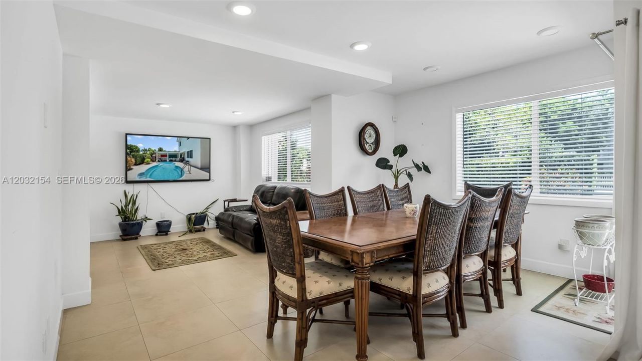 8532 SW 211th Ter , Cutler Bay, FL 33189 Photo