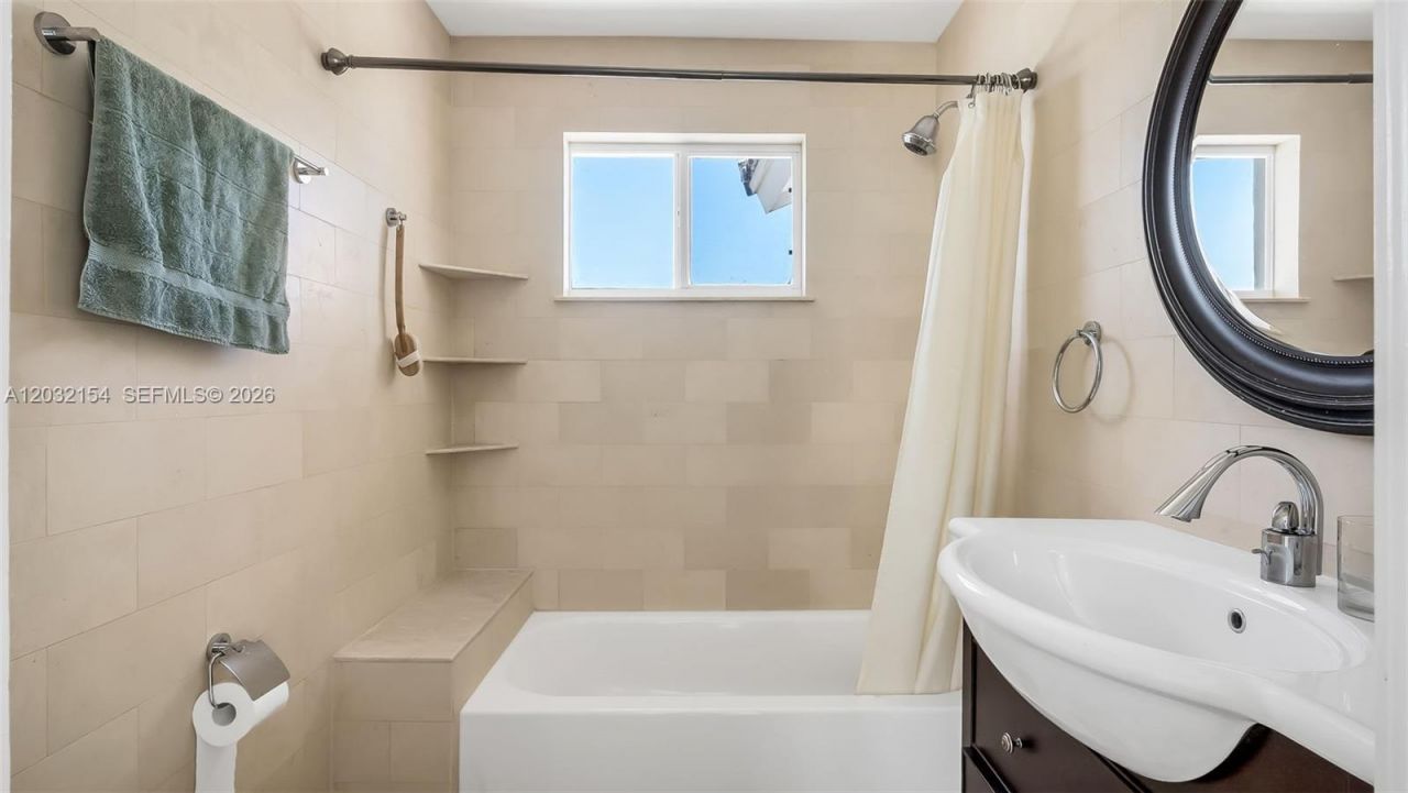 8532 SW 211th Ter , Cutler Bay, FL 33189 Photo
