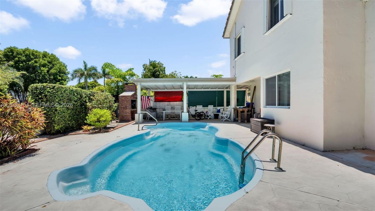 8532 SW 211th Ter , Cutler Bay, FL 33189 Photo