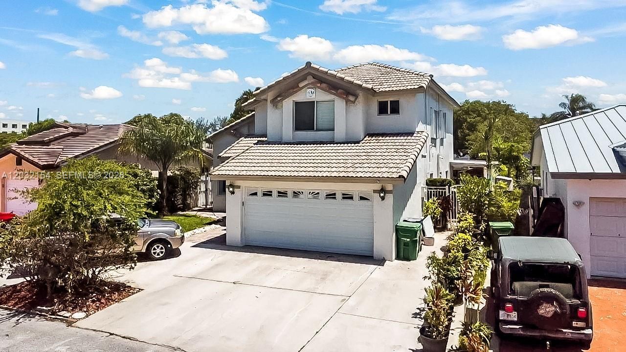 8532 SW 211th Ter , Cutler Bay, FL 33189 Photo