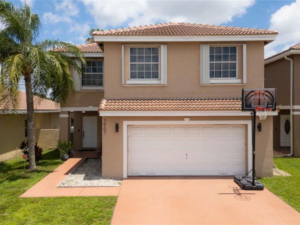 7907 N Silverado Cir , Davie, FL 33024