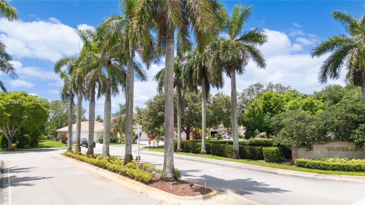 7907 N Silverado Cir, Davie, FL 33024 Photo
