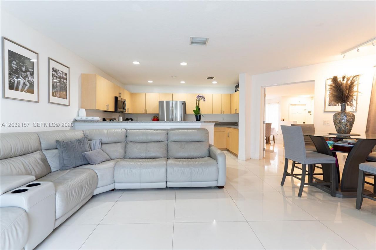 7907 N Silverado Cir , Davie, FL 33024 Photo