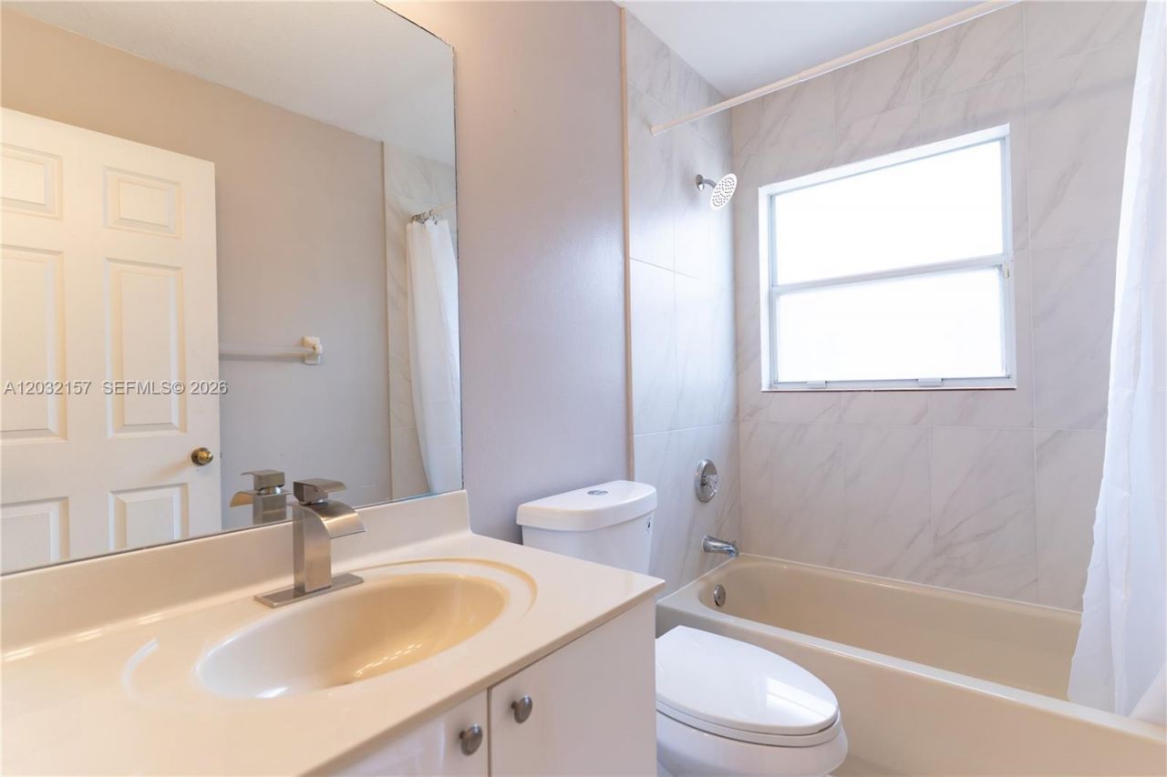 7907 N Silverado Cir , Davie, FL 33024 Photo