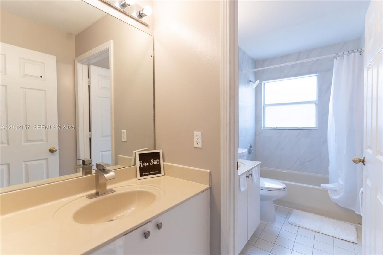 7907 N Silverado Cir , Davie, FL 33024 Photo