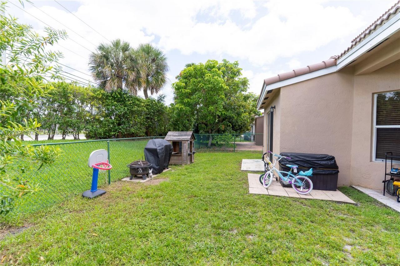 7907 N Silverado Cir , Davie, FL 33024 Photo