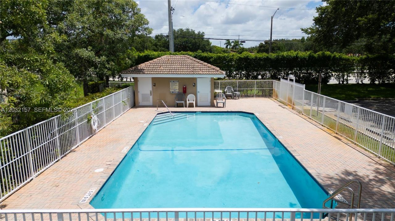 7907 N Silverado Cir , Davie, FL 33024 Photo