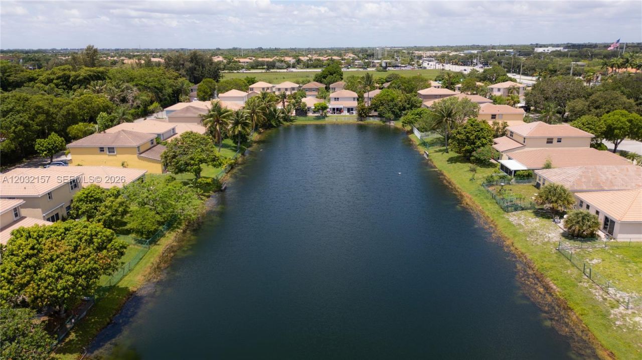 7907 N Silverado Cir , Davie, FL 33024 Photo