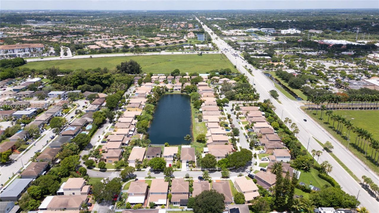 7907 N Silverado Cir , Davie, FL 33024 Photo