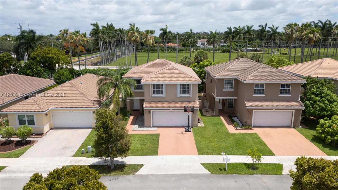 7907 N Silverado Cir , Davie, FL 33024 Photo