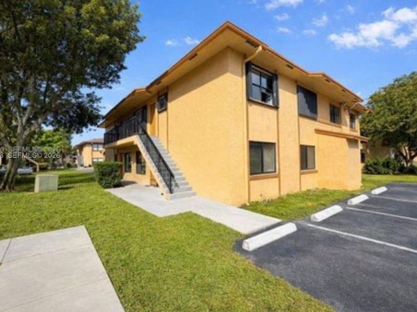 2530 W 67th Pl , Unit 12-29, Hialeah, FL 33016