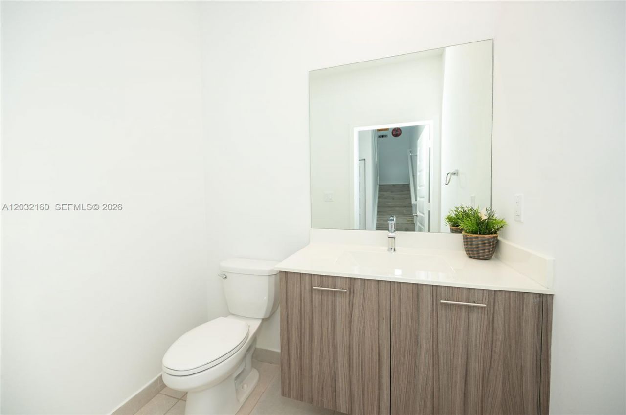 4640 NW 84th Ave , Unit 12, Doral, FL 33166 Photo