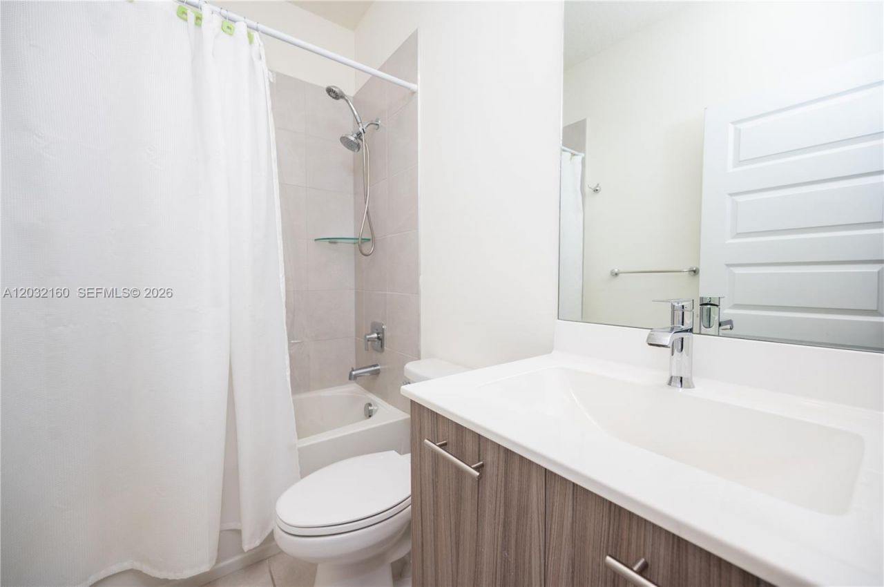 4640 NW 84th Ave , Unit 12, Doral, FL 33166 Photo