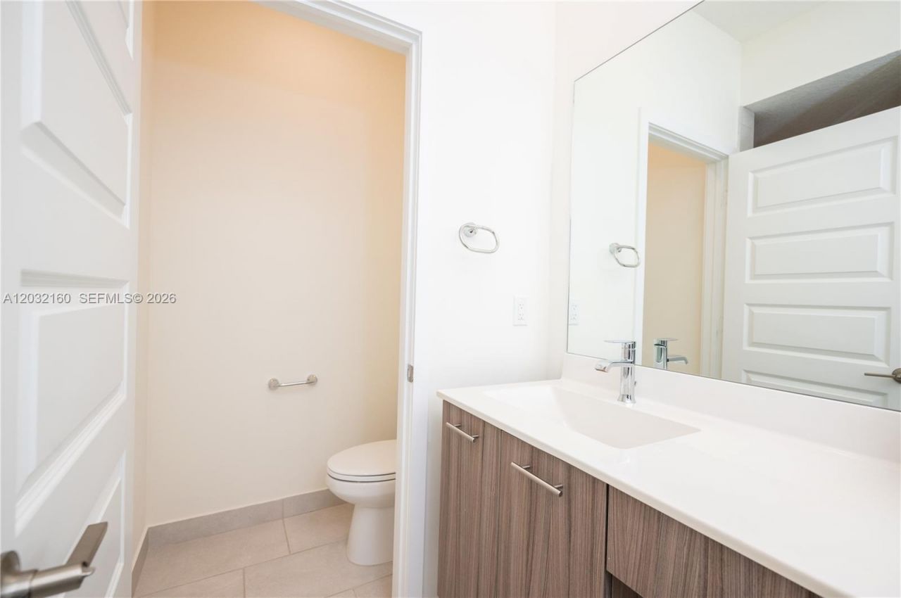 4640 NW 84th Ave , Unit 12, Doral, FL 33166 Photo