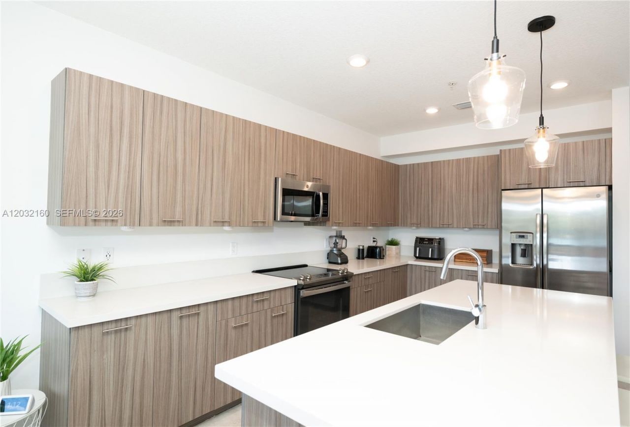 4640 NW 84th Ave , Unit 12, Doral, FL 33166 Photo