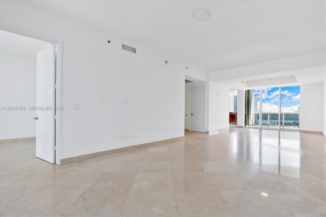 15901 Collins Ave, Unit 904, Sunny Isles Beach, FL 33160 Photo