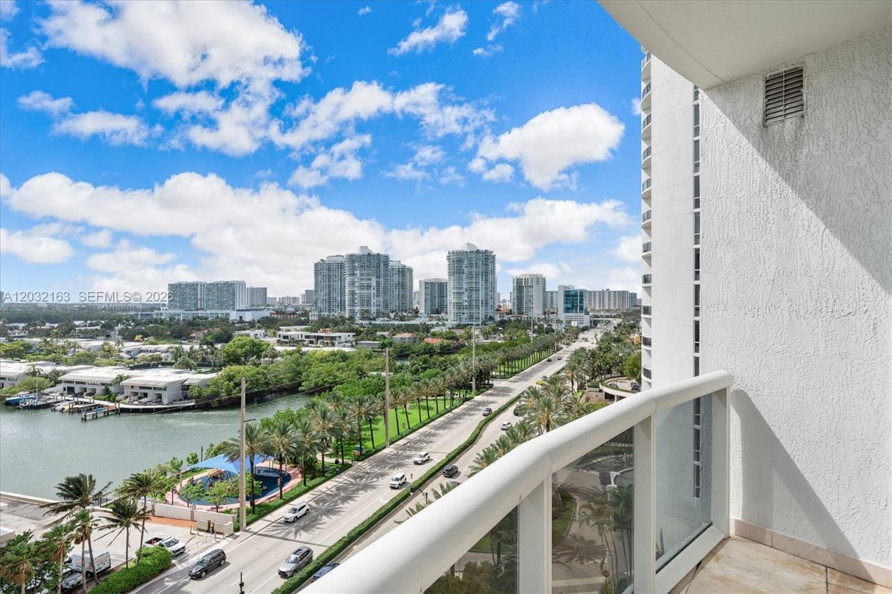 15901 Collins Ave , Unit 904, Sunny Isles Beach, FL 33160 Photo