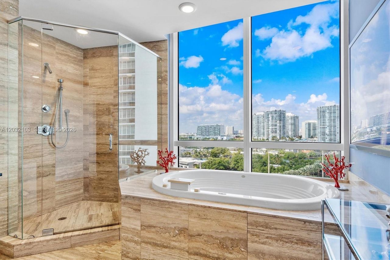 15901 Collins Ave , Unit 904, Sunny Isles Beach, FL 33160 Photo