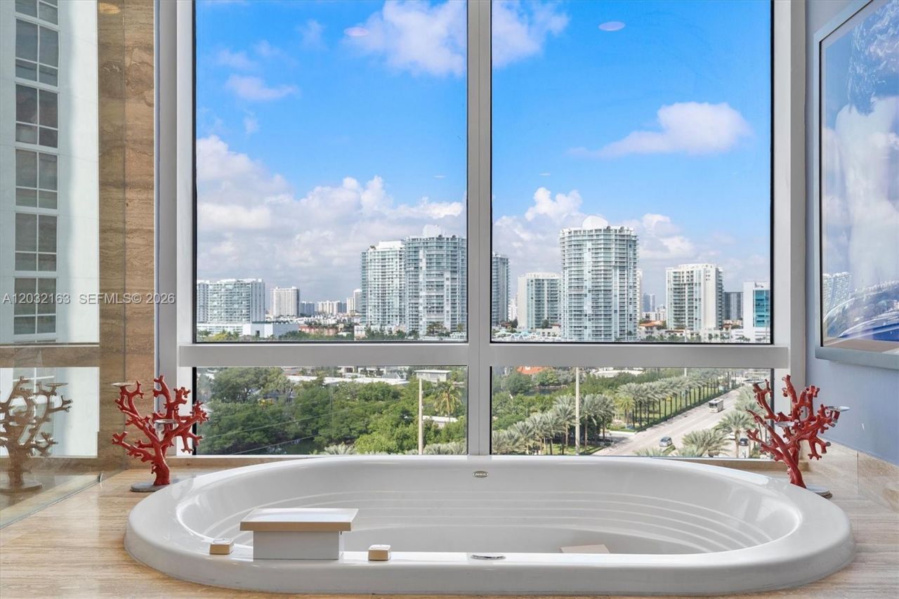 15901 Collins Ave , Unit 904, Sunny Isles Beach, FL 33160 Photo
