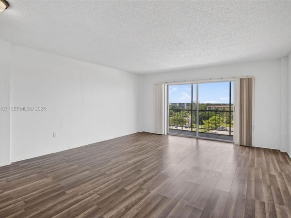 4174 Inverrary Dr, Unit 805, Lauderhill, FL 33319