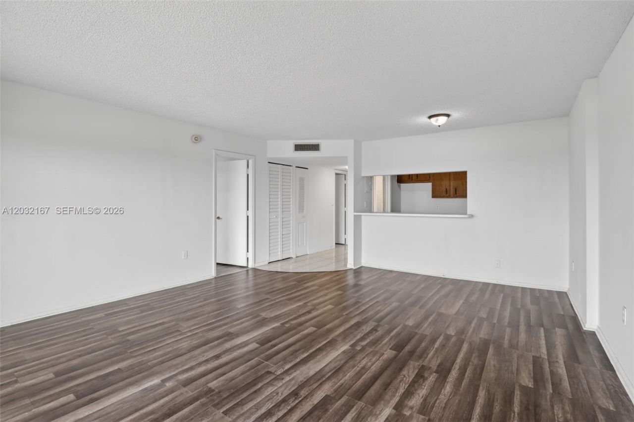 4174 Inverrary Dr, Unit 805, Lauderhill, FL 33319 Photo