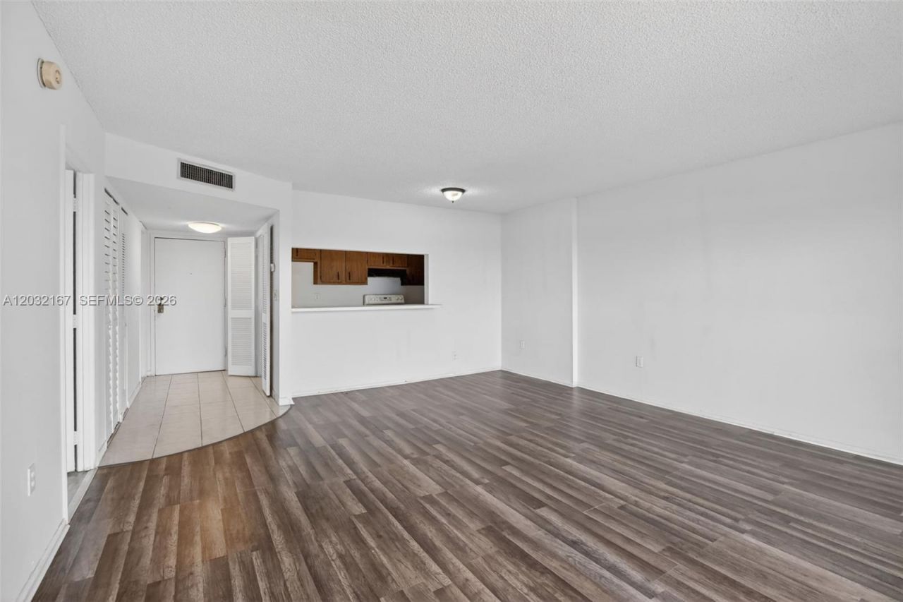 4174 Inverrary Dr, Unit 805, Lauderhill, FL 33319 Photo