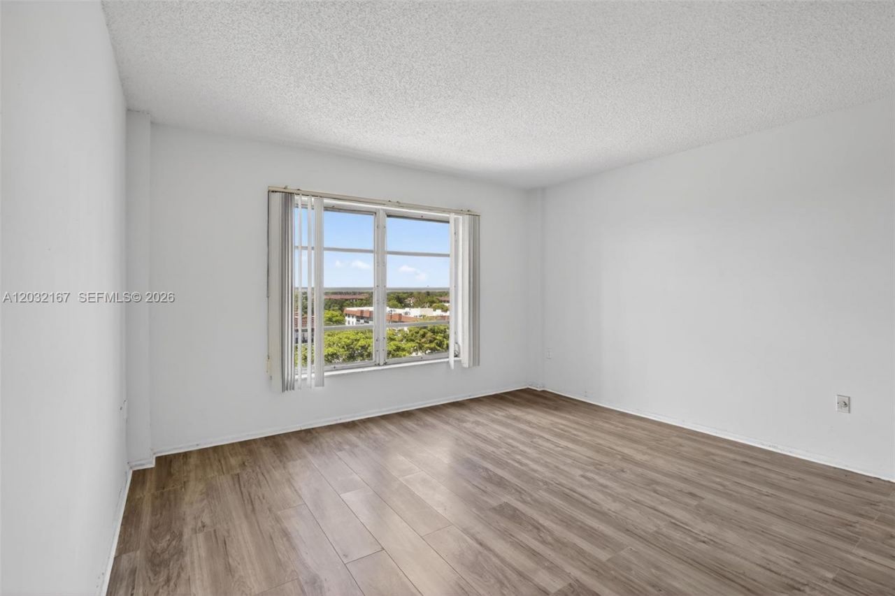 4174 Inverrary Dr, Unit 805, Lauderhill, FL 33319 Photo