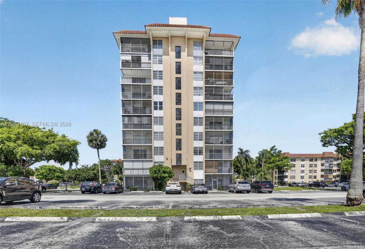 4174 Inverrary Dr, Unit 805, Lauderhill, FL 33319 Photo