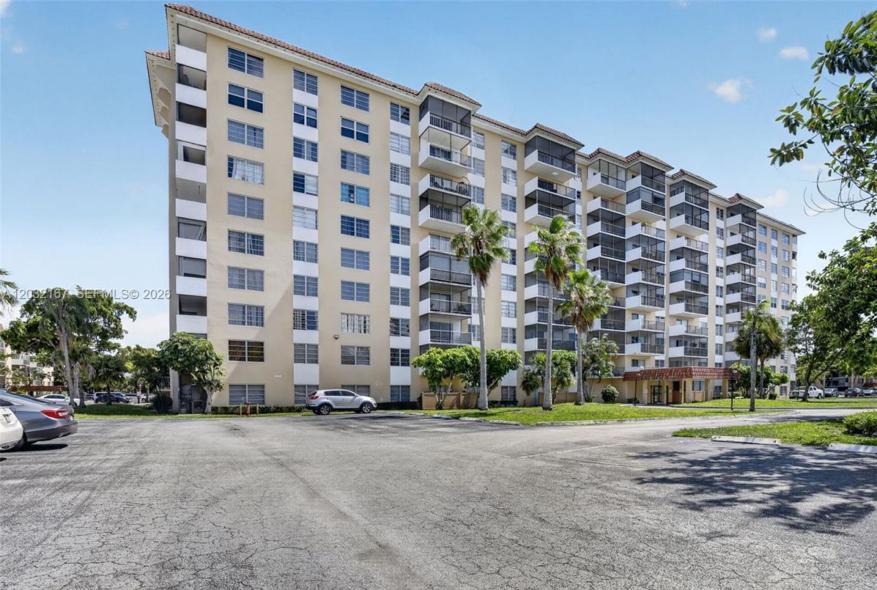 4174 Inverrary Dr, Unit 805, Lauderhill, FL 33319 Photo