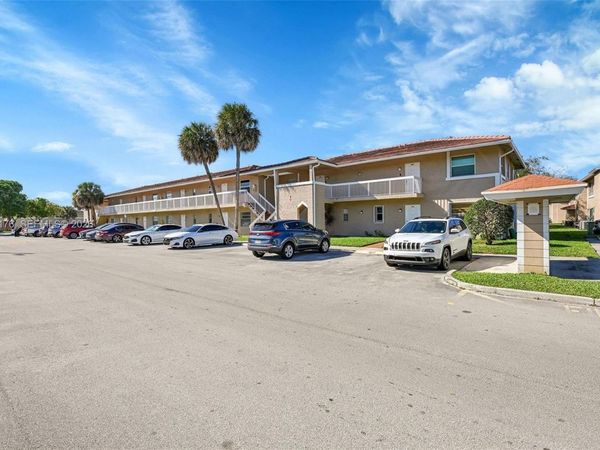 906 Twin Lakes Dr , Unit 8-J, Coral Springs, FL 33071