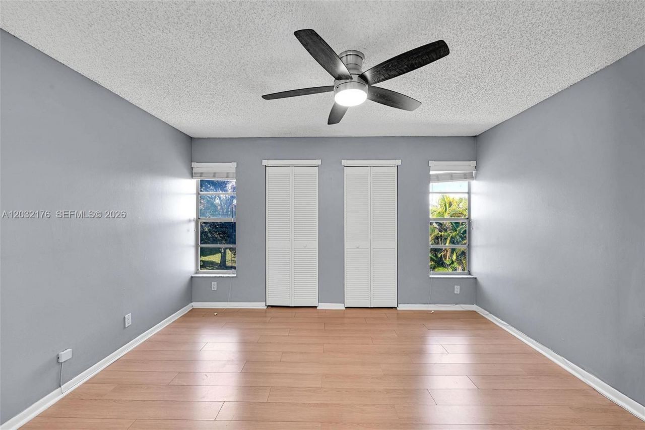 906 Twin Lakes Dr, Unit 8-J, Coral Springs, FL 33071 Photo