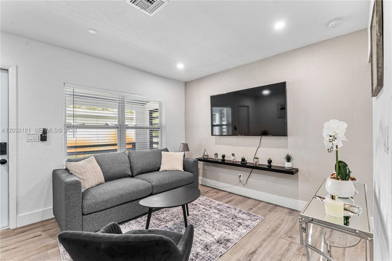 1521 NE 118th Ter , Unit 1, Miami, FL 33161 Photo