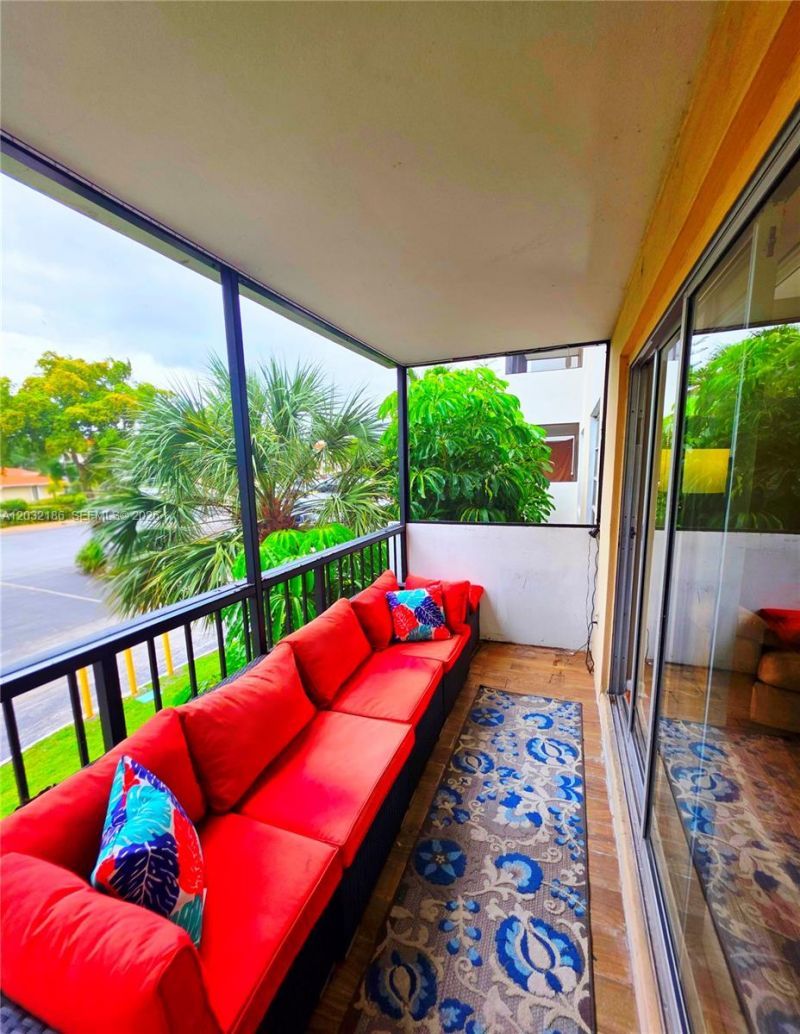4164 Inverrary Dr , Unit 204, Lauderhill, FL 33319 Photo