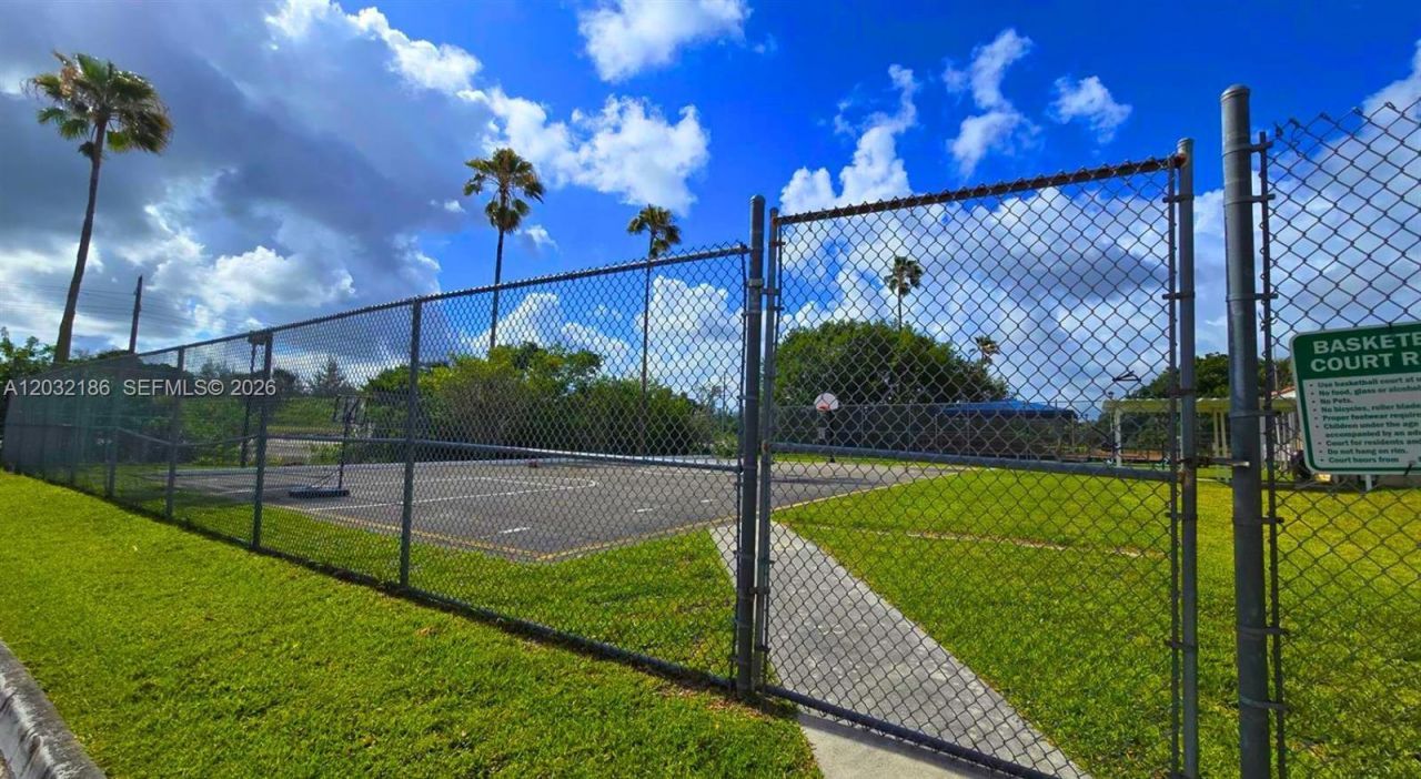 4164 Inverrary Dr , Unit 204, Lauderhill, FL 33319 Photo