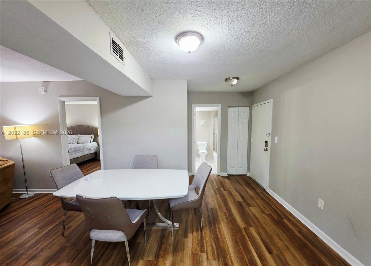 4164 Inverrary Dr , Unit 204, Lauderhill, FL 33319 Photo