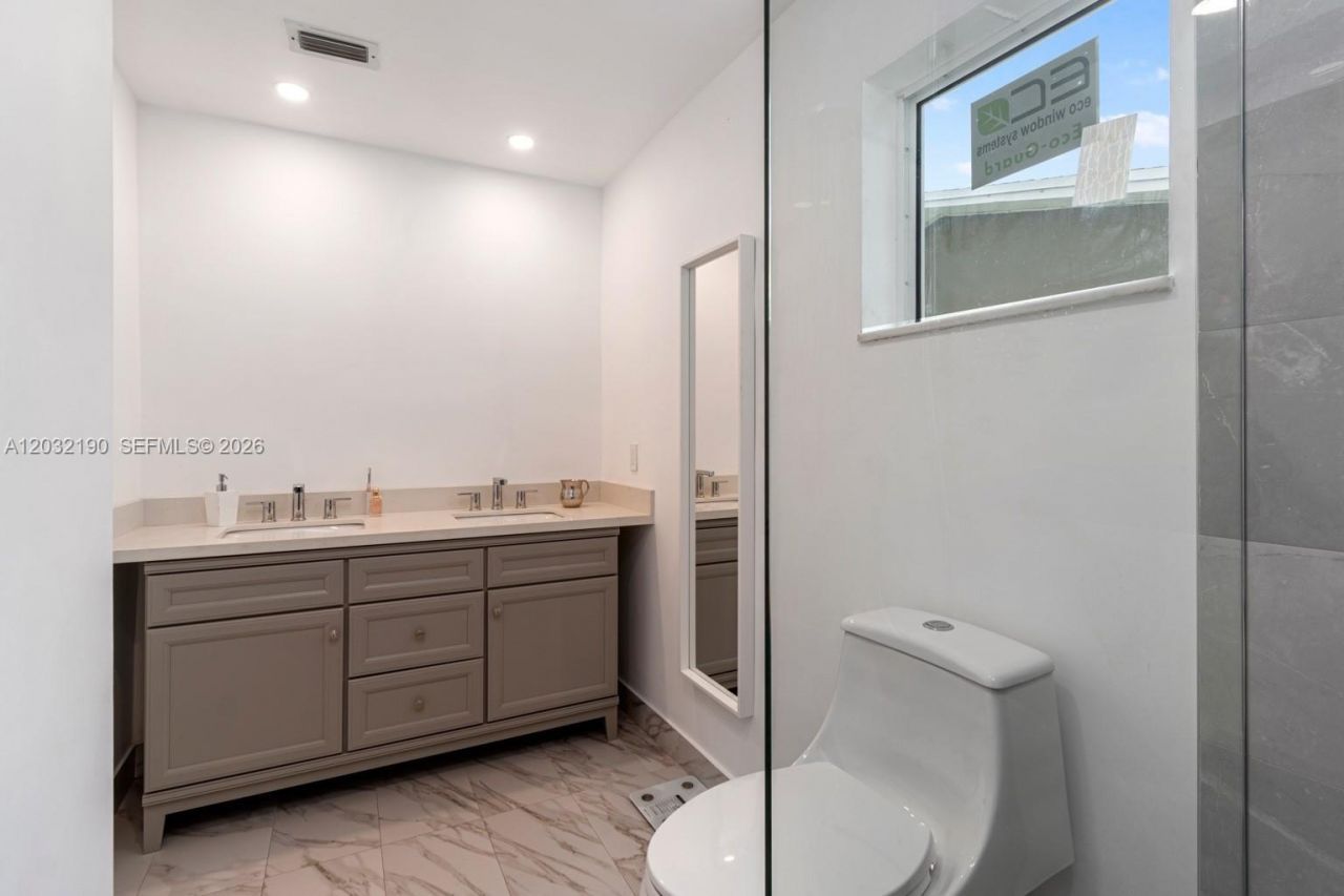 19950 NE 24th Ave, Unit 1, Miami, FL 33180 Photo