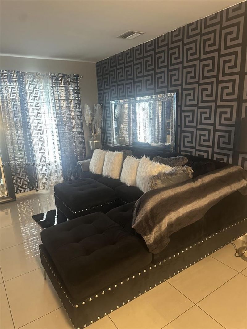 1321 NW 199th St, Miami Gardens, FL 33169 Photo