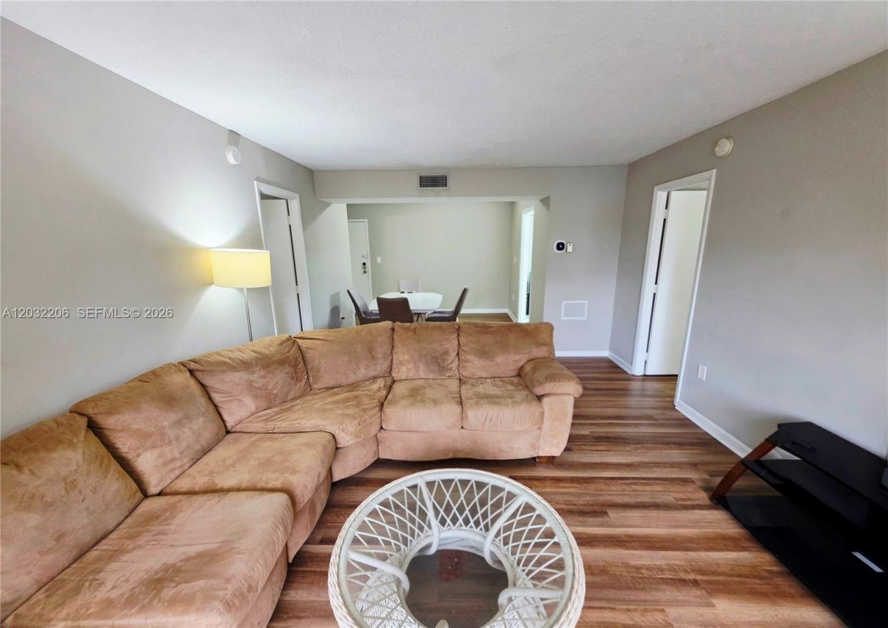 4164 Inverrary Dr , Unit 204, Lauderhill, FL 33319 Photo