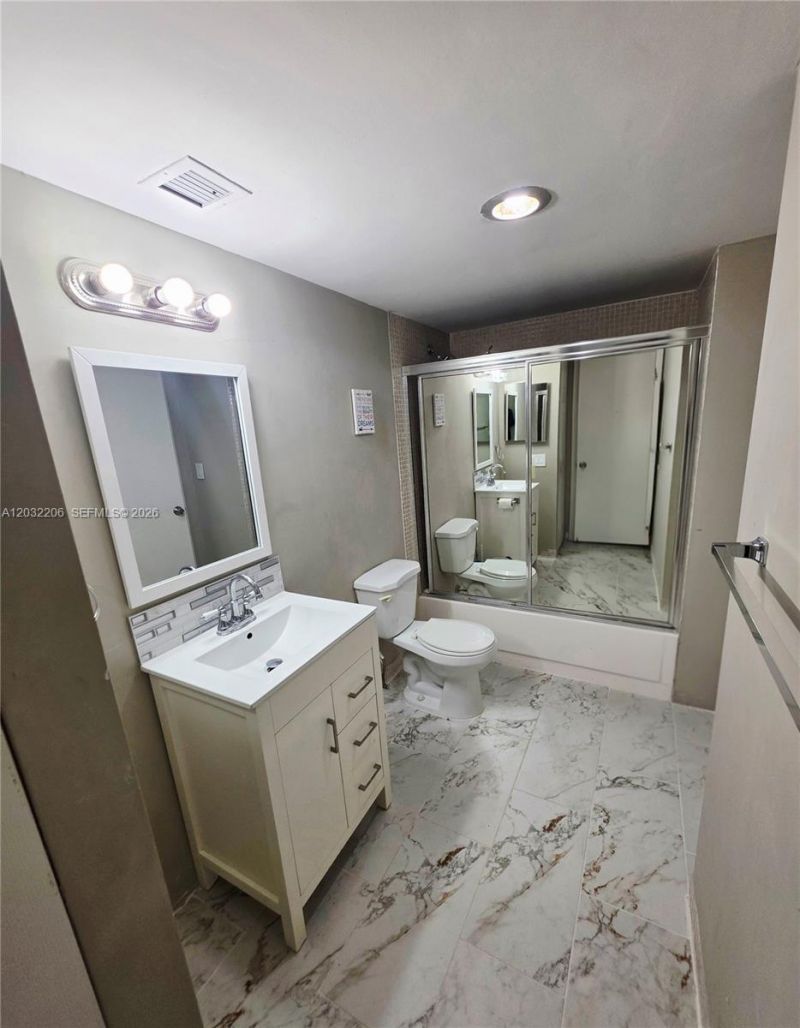 4164 Inverrary Dr , Unit 204, Lauderhill, FL 33319 Photo