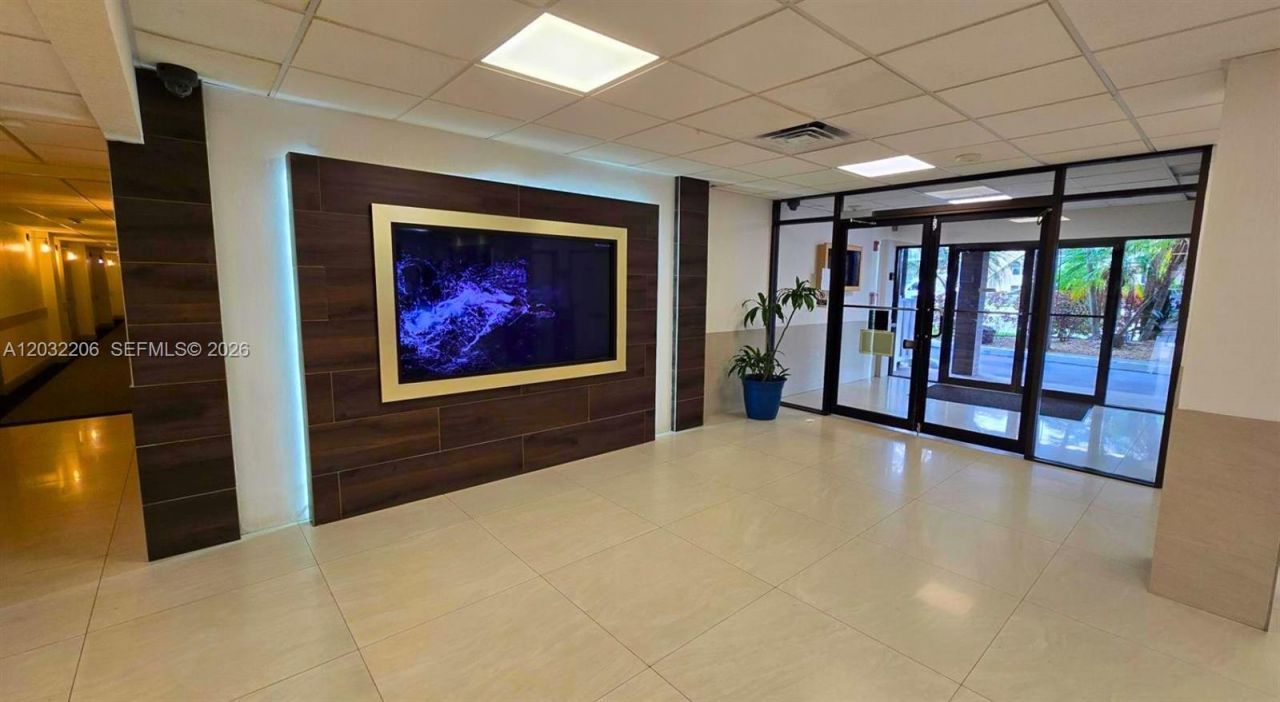 4164 Inverrary Dr , Unit 204, Lauderhill, FL 33319 Photo