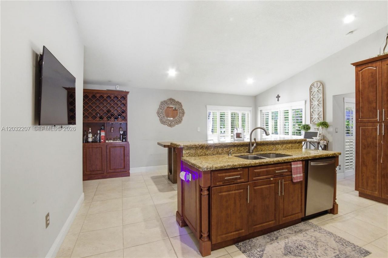 5940 NW 52nd St , Coral Springs, FL 33067 Photo