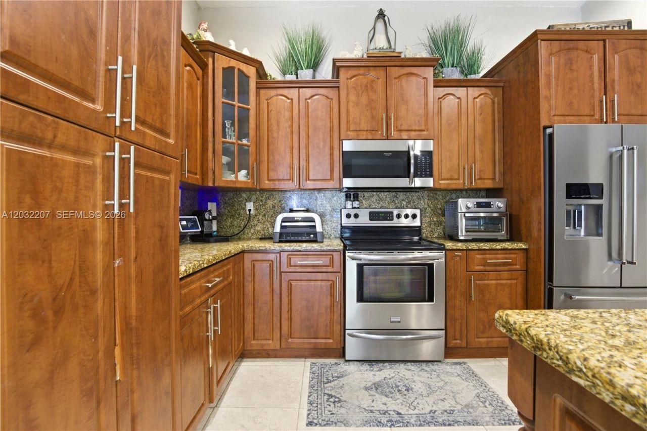 5940 NW 52nd St , Coral Springs, FL 33067 Photo