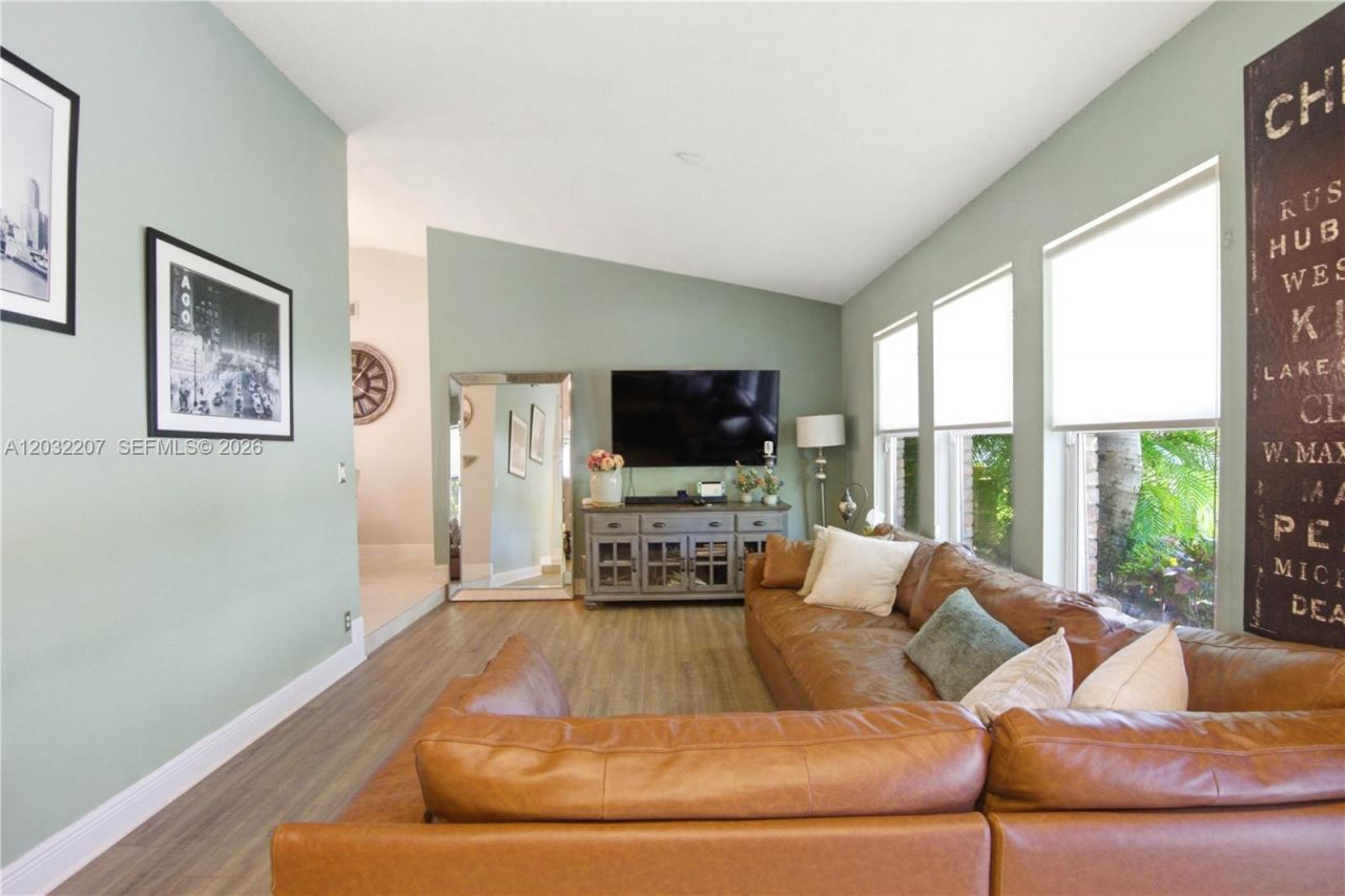 5940 NW 52nd St , Coral Springs, FL 33067 Photo