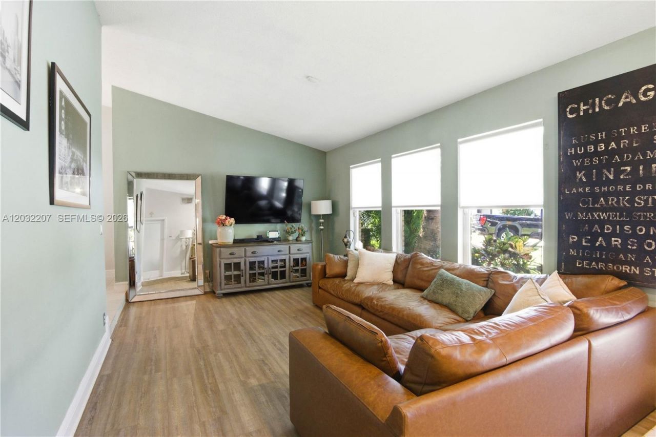 5940 NW 52nd St , Coral Springs, FL 33067 Photo